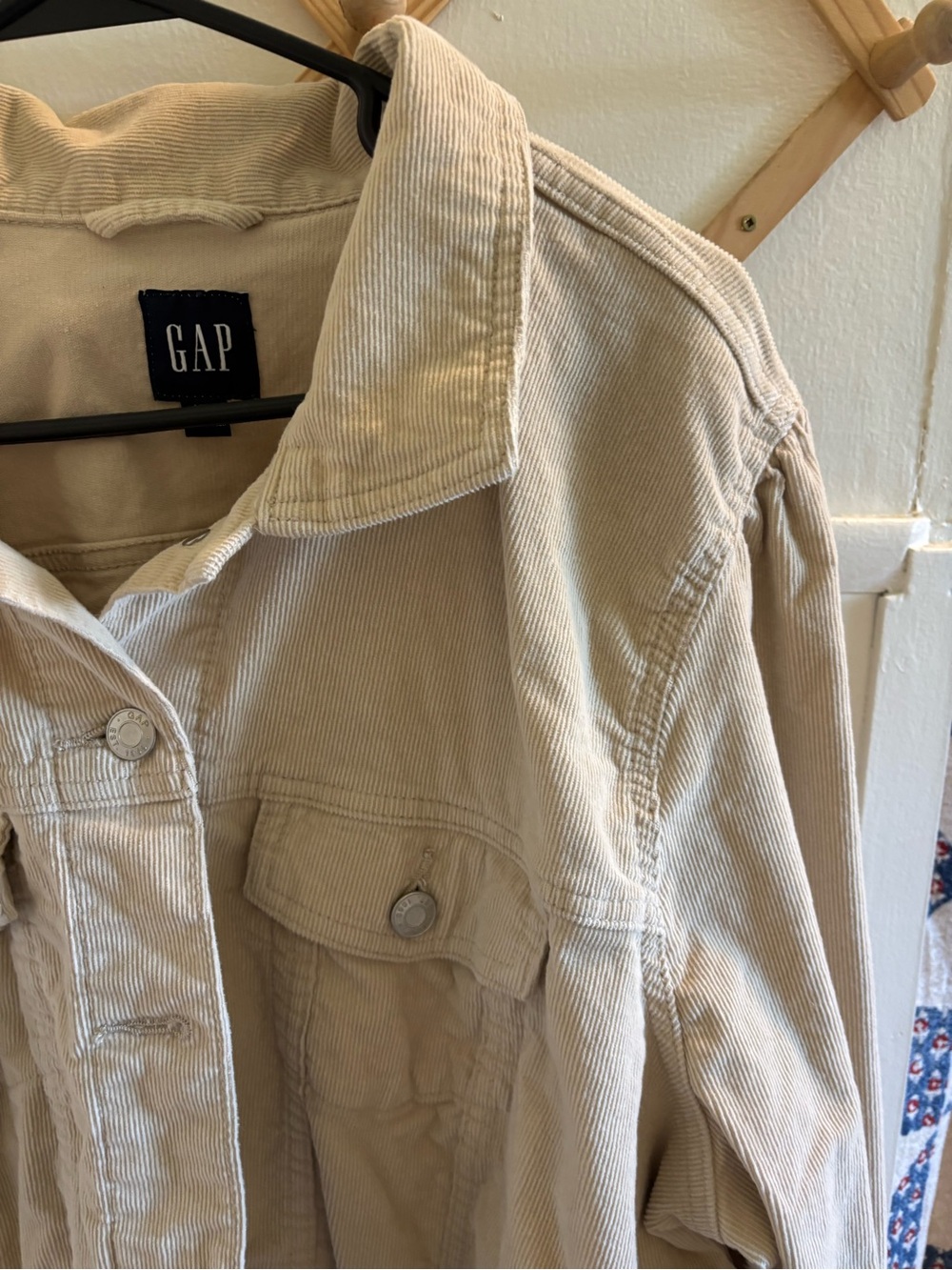 GAP Women's Beige Corduroy Jacket - Light Cream Button-Front